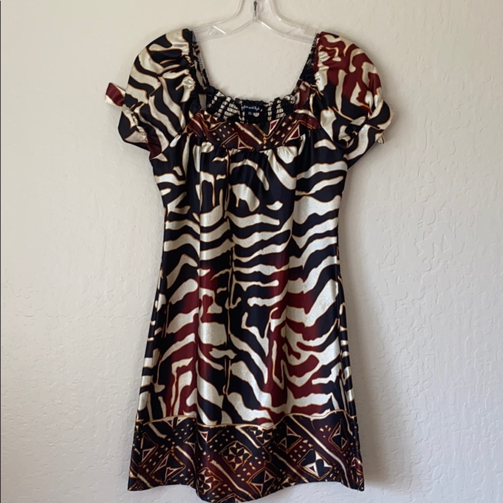 Saks 5th Avenue vintage dress/top new condition